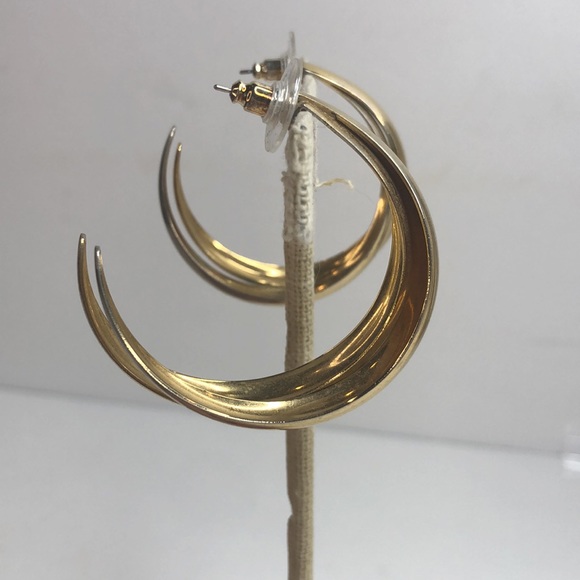 Vintage Goldtone Double Goldtone Long Hoop earring - Picture 3 of 7